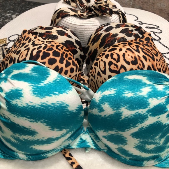 Victoria’s Secret bikini push up bombshell 36C and various bottoms exposure shot - Picture 3 of 15